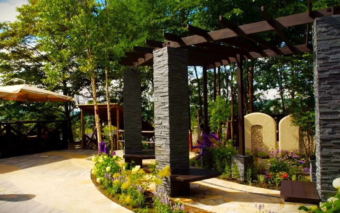 Garden structures and other prefab kits