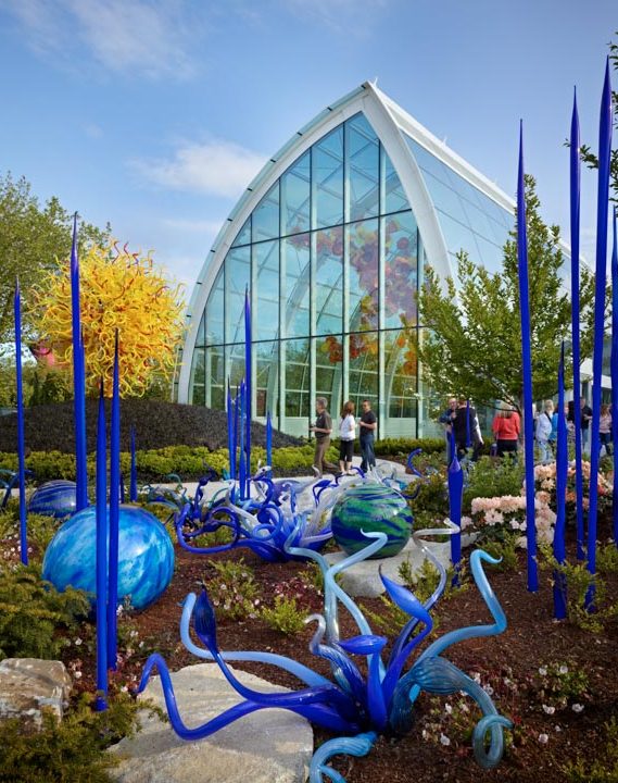 where should i park for chihuly garden and glass